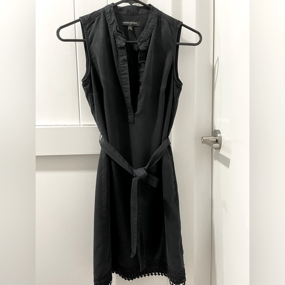 Banana Republic Dresses & Skirts - Banana Republic black sleeves dress size 00 petite